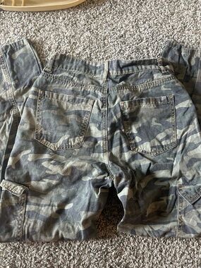 Camo cargo jeans